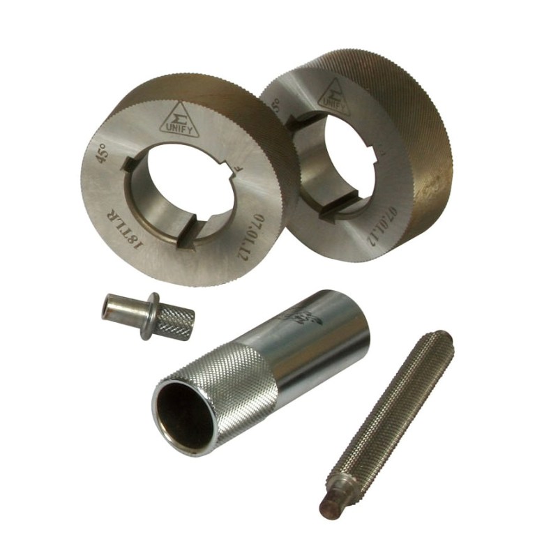 The knurling pattern with non-skid and attracting in appearance on manual tools (straight knurling pattern or diamond knurling pattern) by the knurling dies.